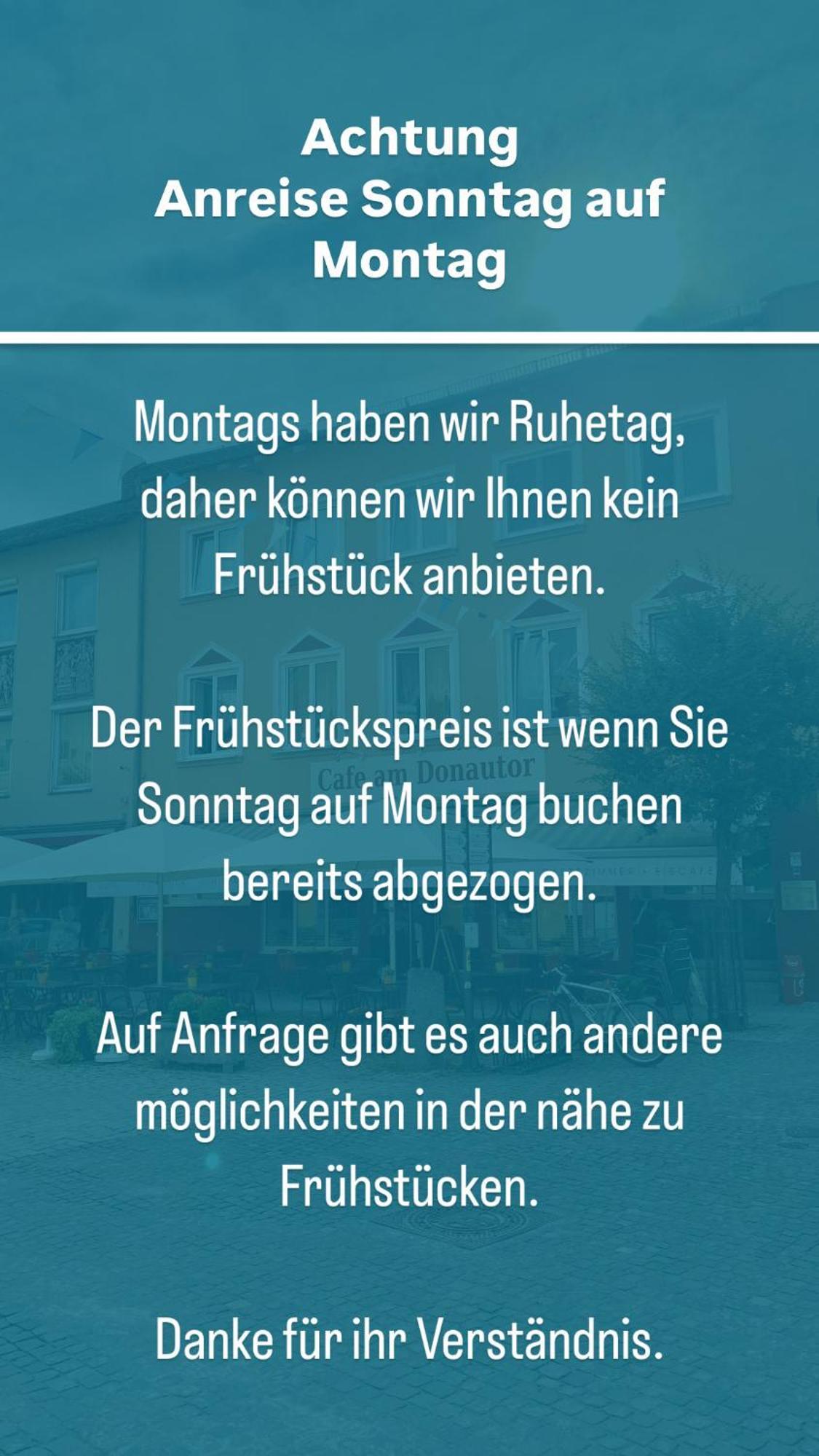 Cafe Am Donautor Hotel Kelheim Exterior photo